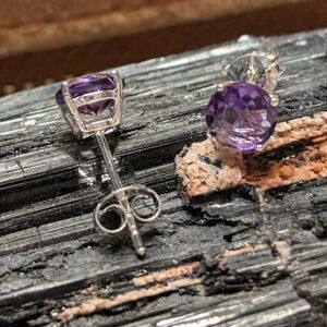 Sterling Silver Amethyst 💜💜 Stud Earrings